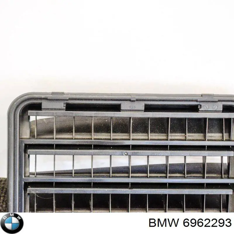 6962293 BMW Решітка вентиляційна задня