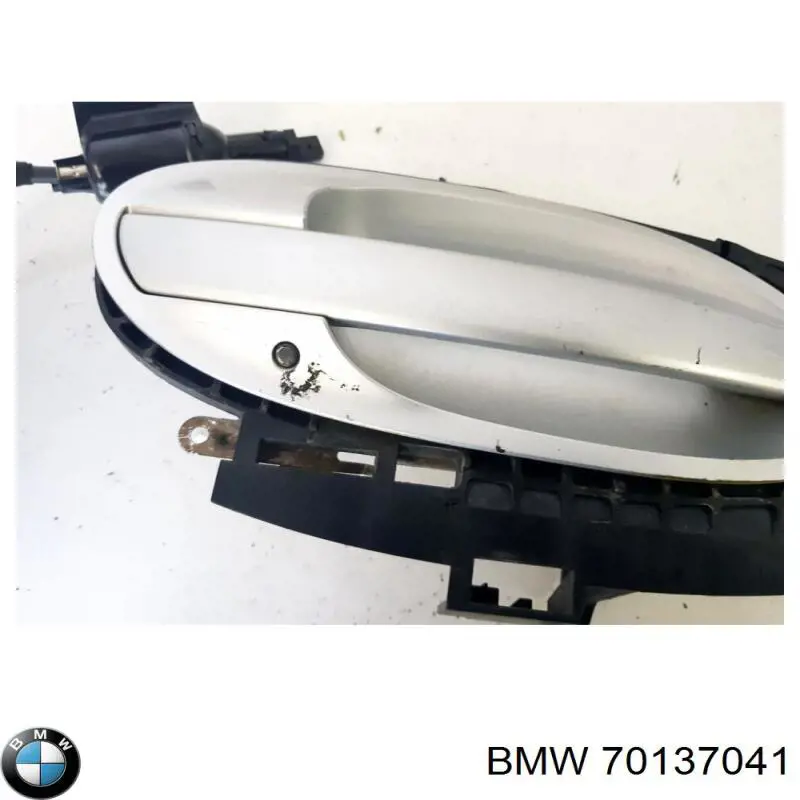 Купити 51227013704 BMW Тримач зовнішньої ручки дверей, задніх правих