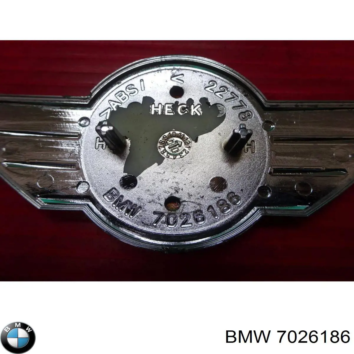 7026186 BMW Емблема кришки багажника, фірмовий значок