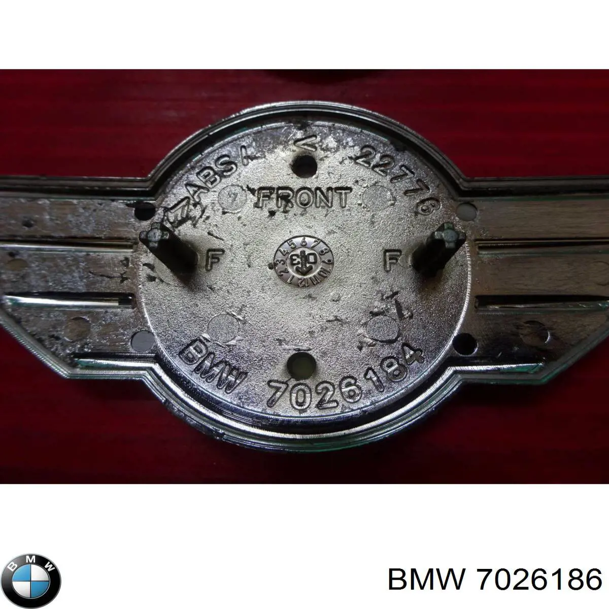Емблема на кришку багажника, фірм.значок BMW 7026186 ціна, від 52.71 USD