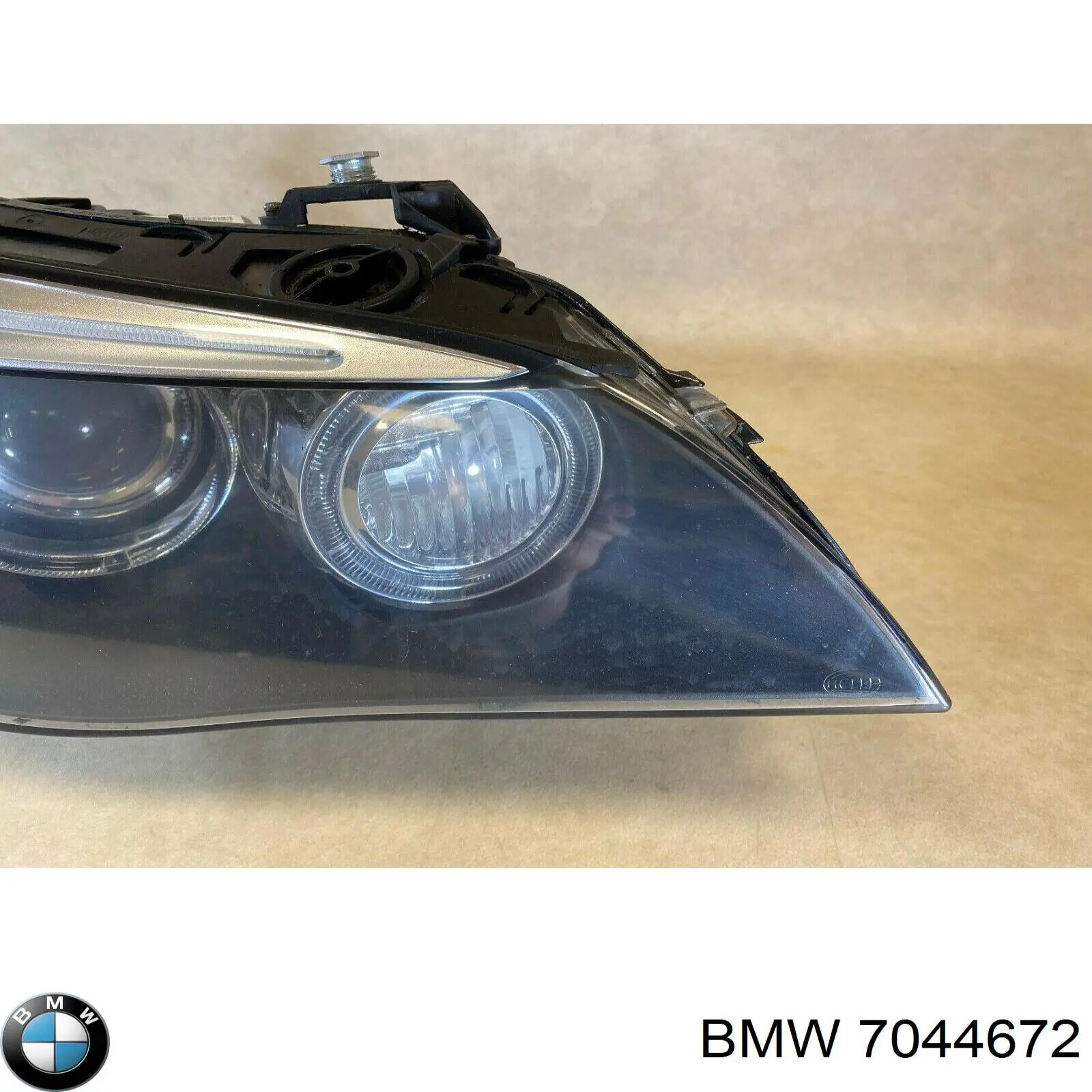 Фара права 7044672 BMW