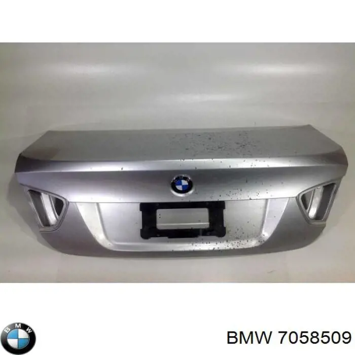 Кожух бампера заднього BMW 7058509 ціна, від 76.40 USD