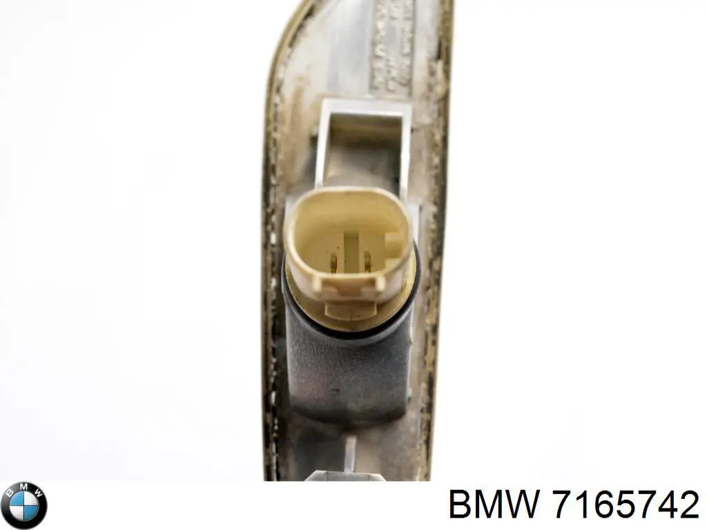 Повторювач повороту на крилі, правий BMW 7165742