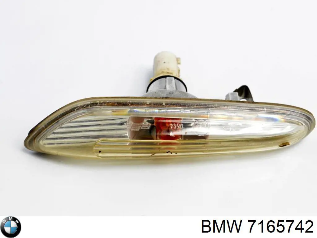Купити 7165742 BMW Повторювач повороту на крилі, правий