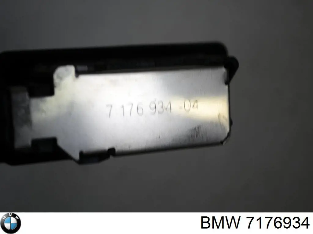 7176934 BMW Ліхтар освітлення номерного знака