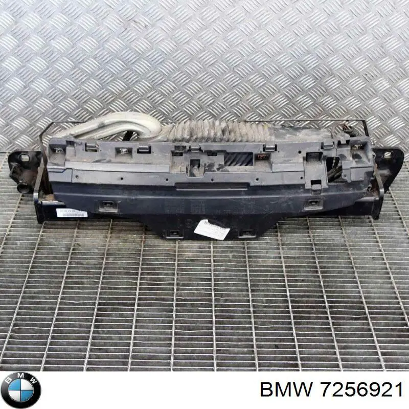 Кронштейн бампера заднього, центральний BMW 7256921 ціна, від 16.87 USD