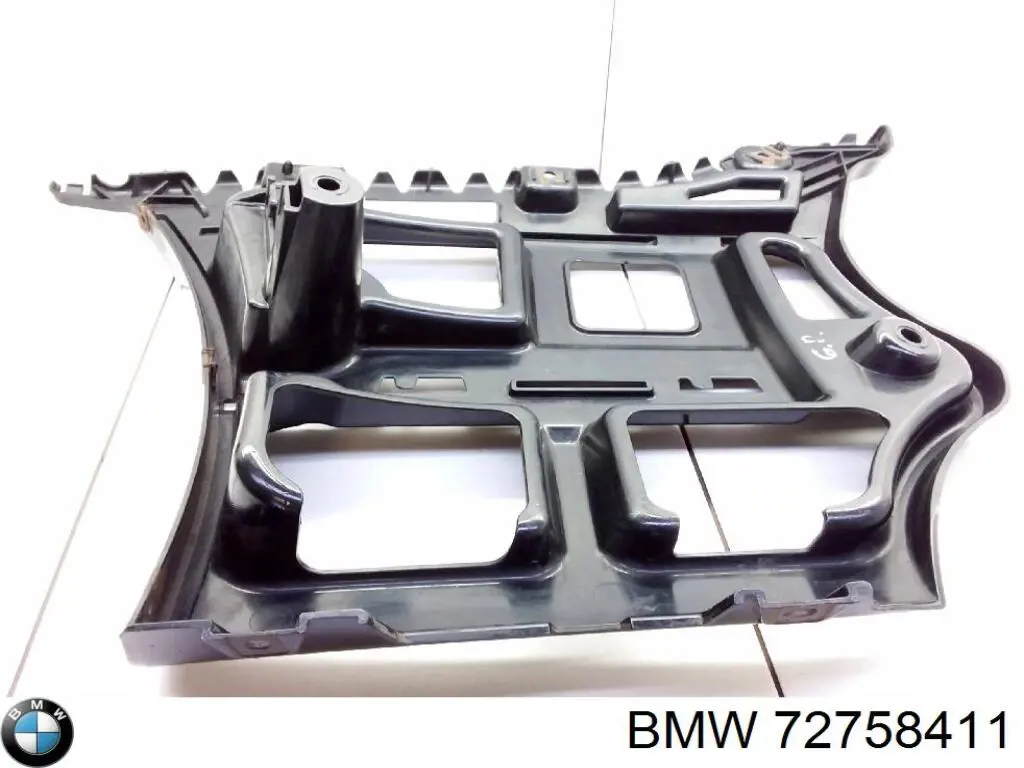 72758411 BMW Бампер передній в зборі