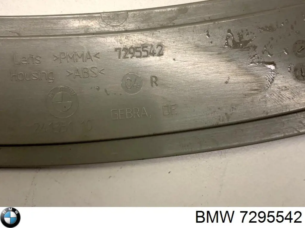Катафот (відбивач) заднього бампера, правий 7295542 BMW
