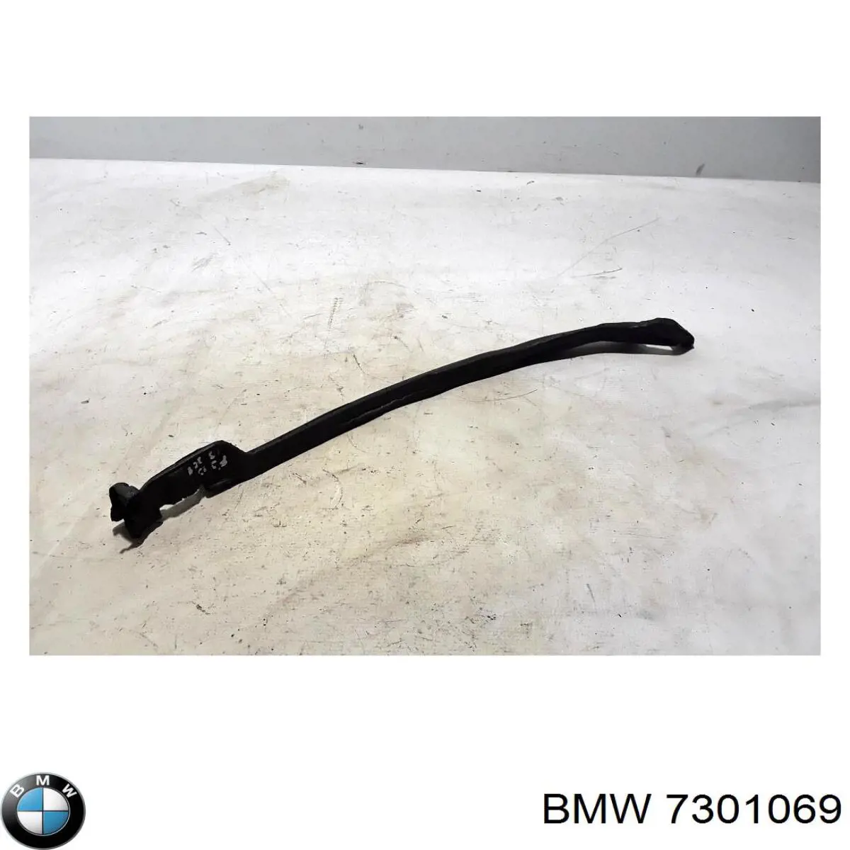 7301069 BMW Ущільнювач арки крила