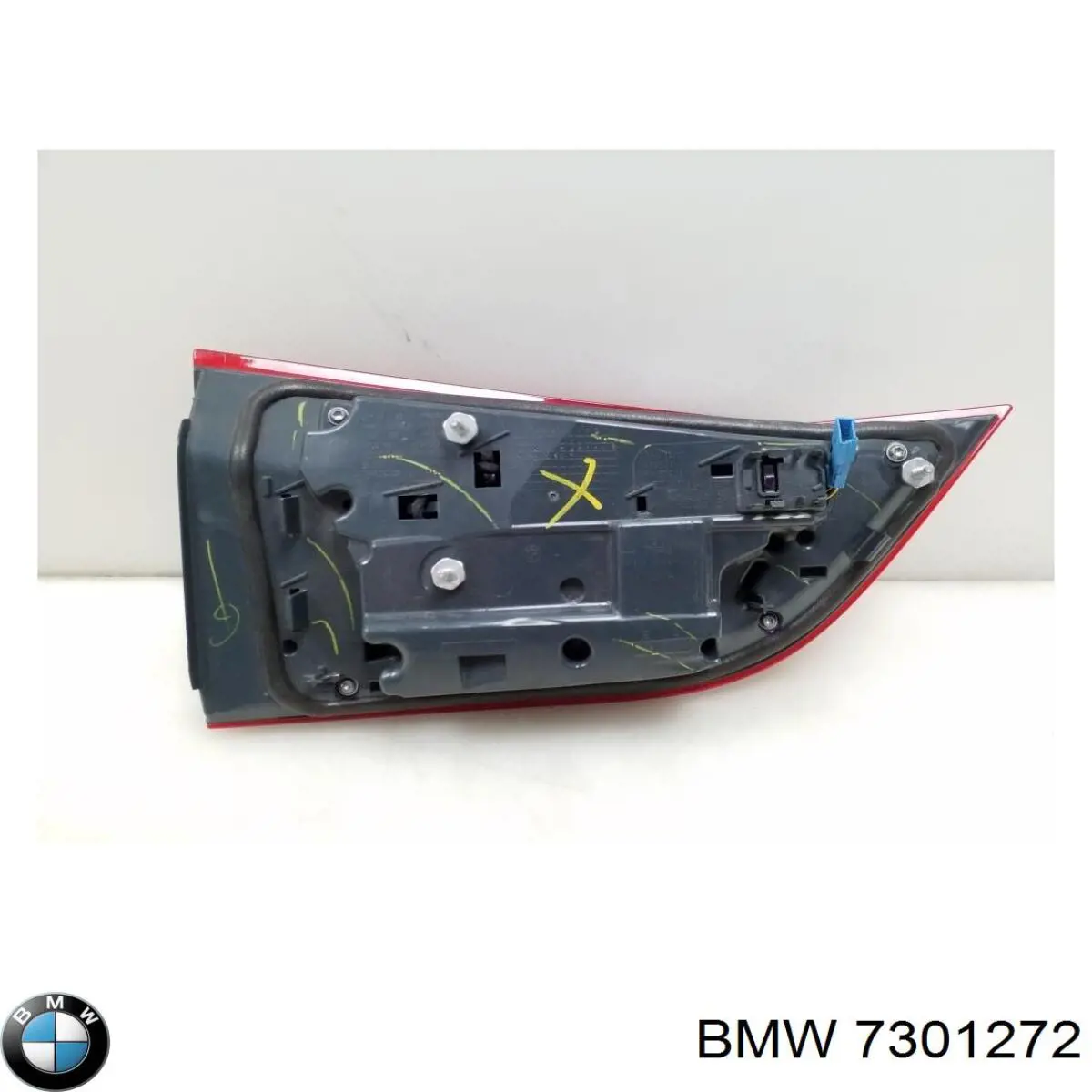 Купити 7301272 BMW Ліхтар задній внутрішній правий