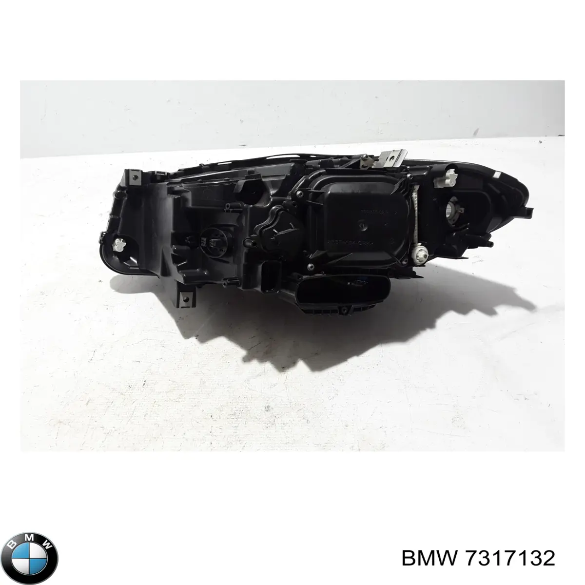 7317132 BMW 