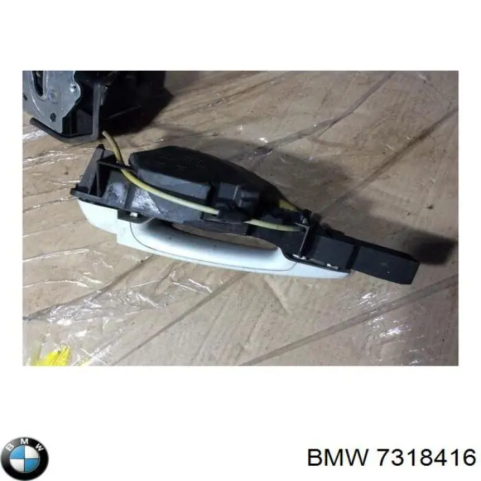 Купити 7318416 BMW Замок дверки правої передньої