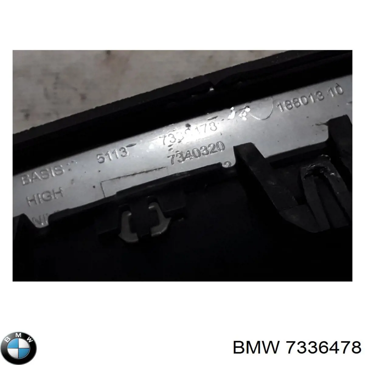 7336478 BMW Решітка радіатора права