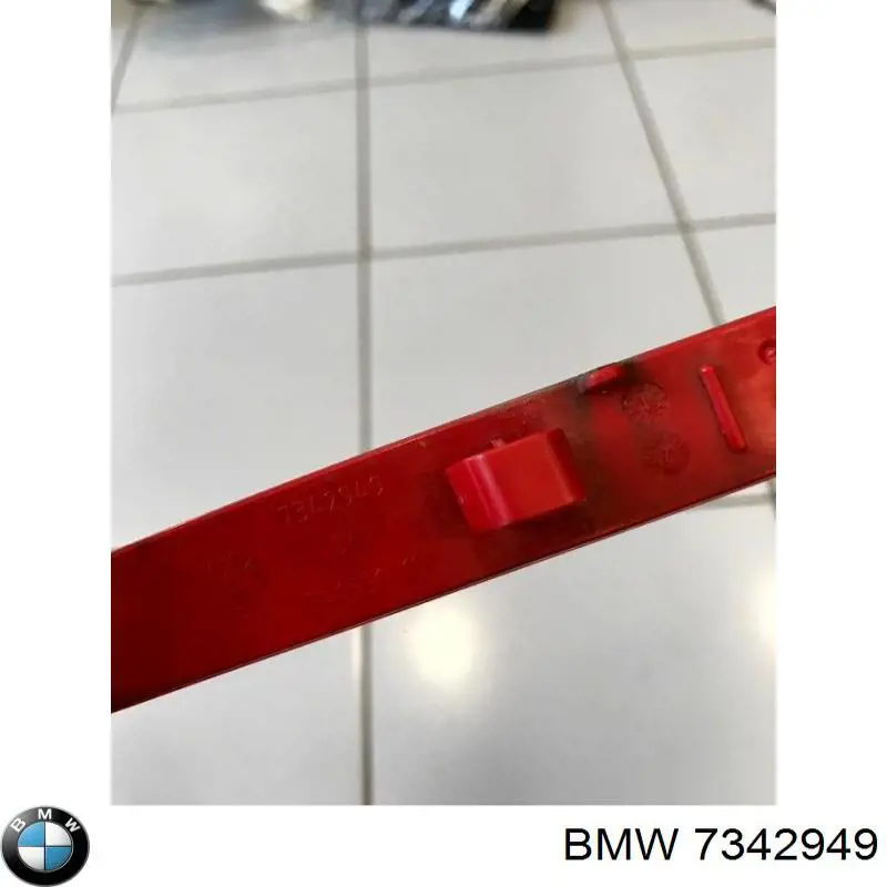 Катафот (відбивач) заднього бампера, лівий BMW 63147342949 ціна, від 17.33 USD