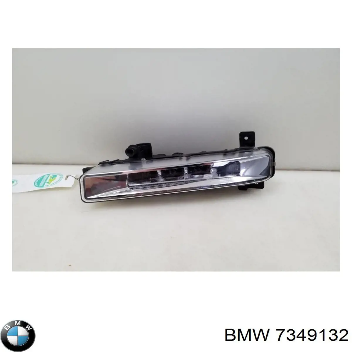 Туманка права BMW 7349132 ціна, від 76.01 USD