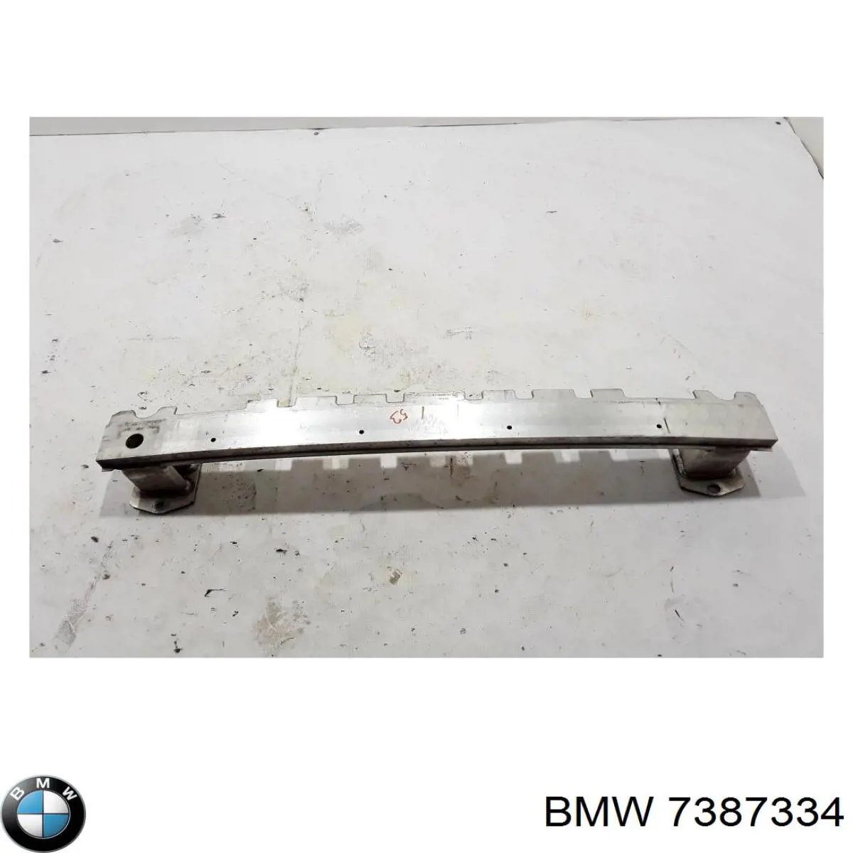 7387334 BMW Шина бампера заднього