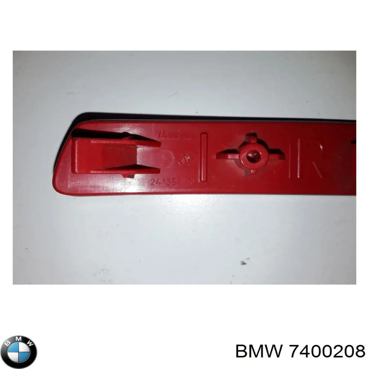 7400208 BMW Відбивач бампера заднього правий