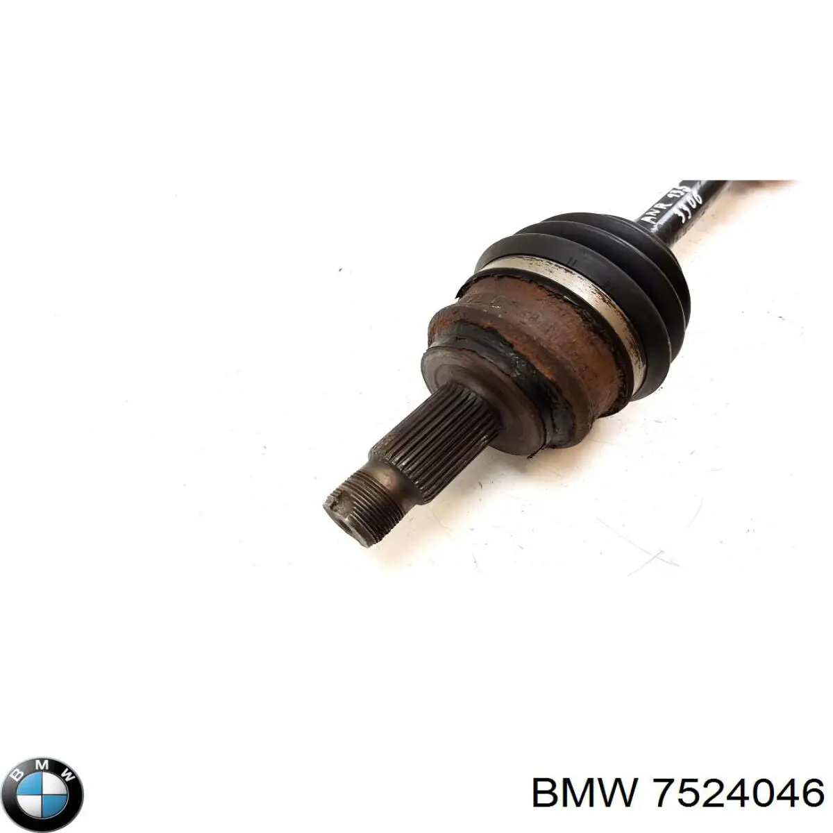 7524046 BMW Привід передній правий