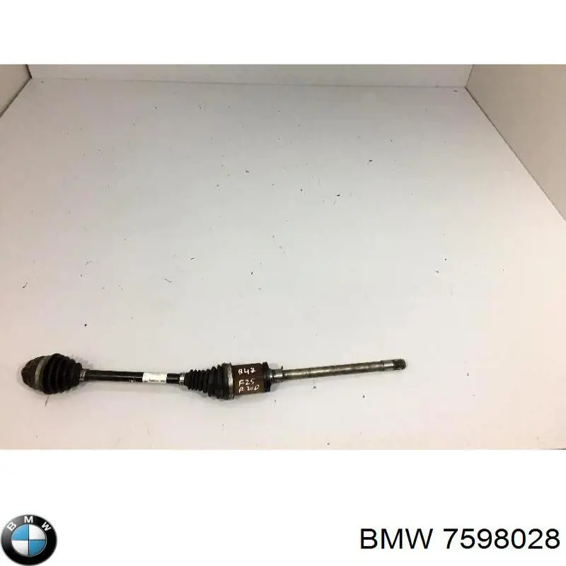 Купити 7598028 BMW Піввісь права