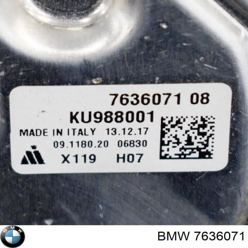  BMW 7636071