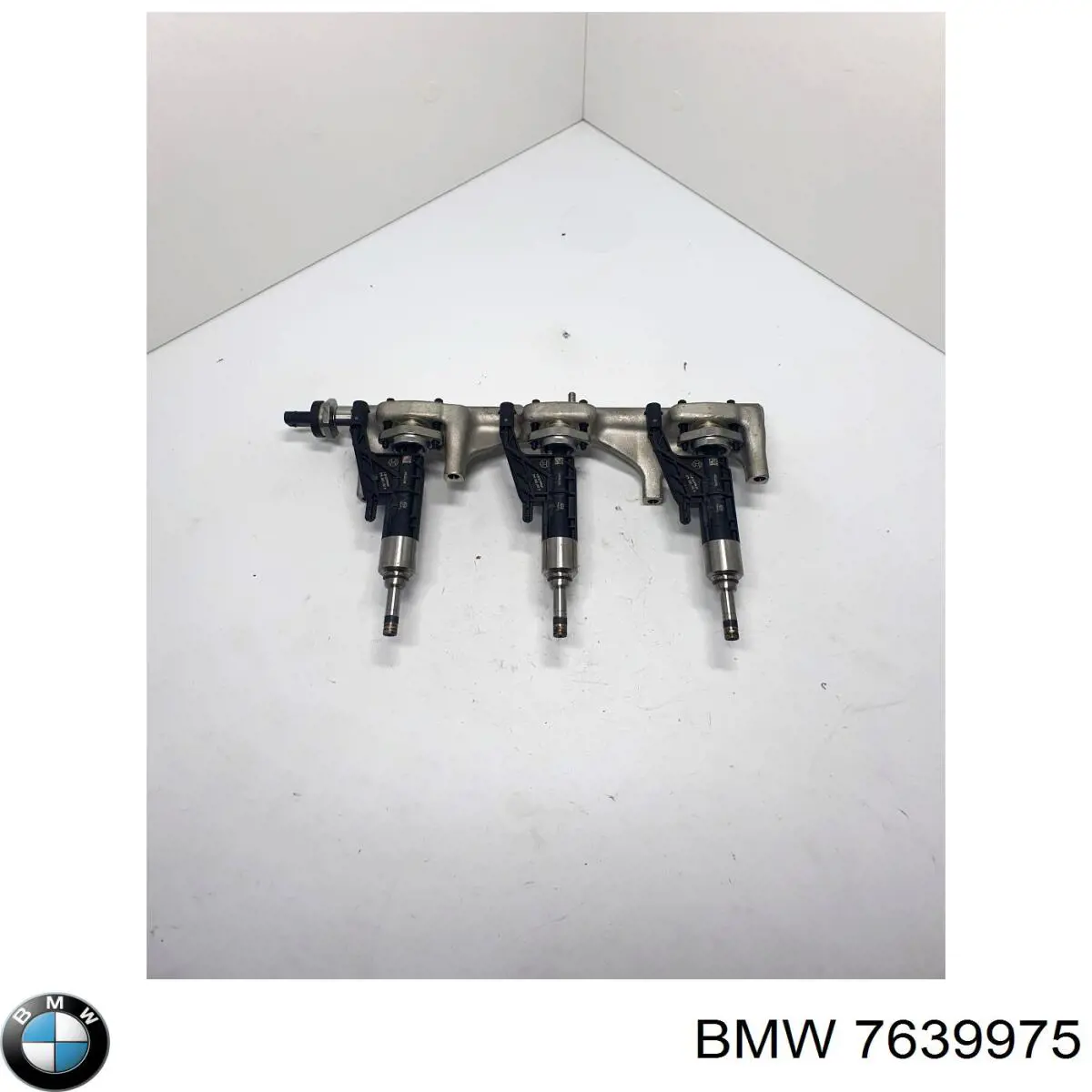 7639975 BMW Паливна рампа