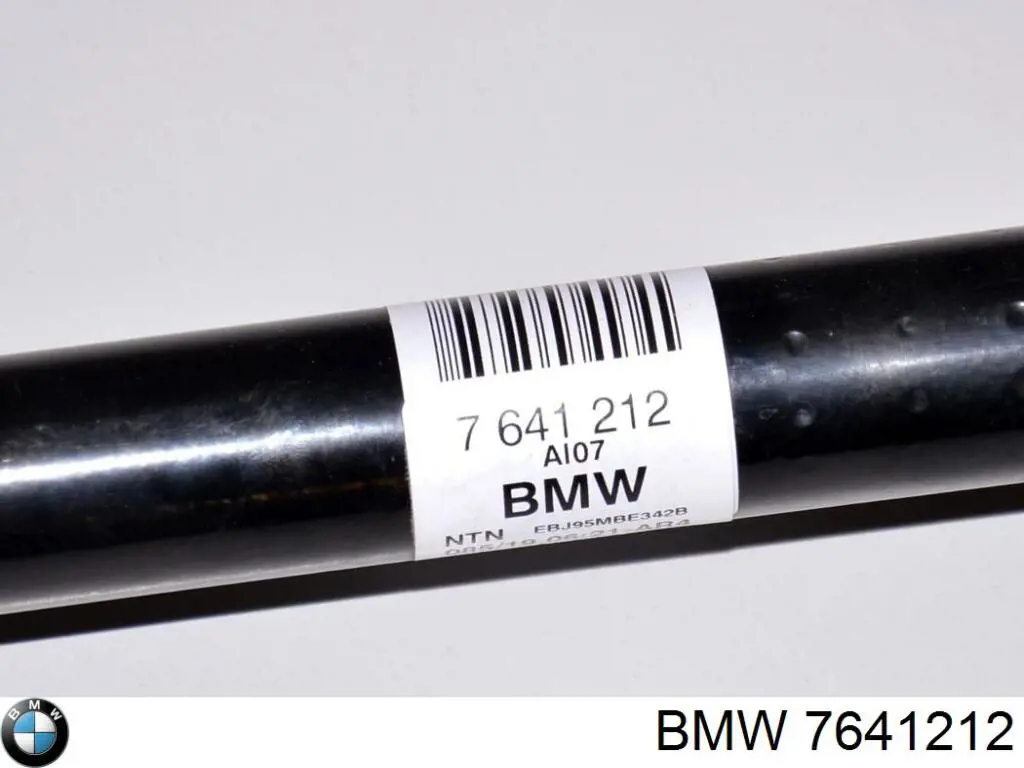 7641212 BMW Піввісь задня, права