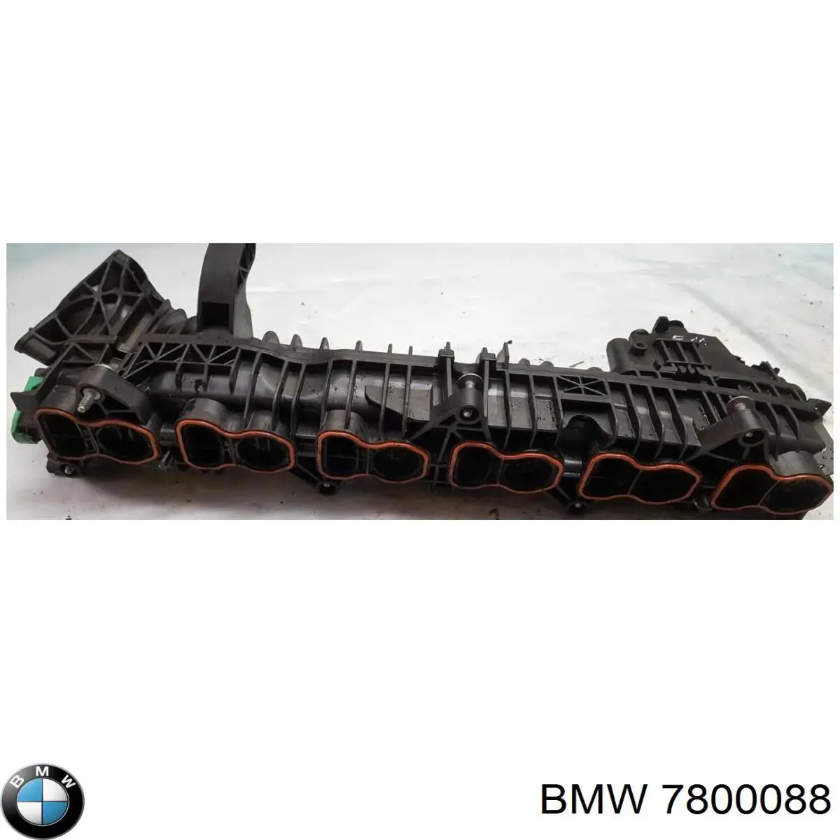 7800088 BMW Колектор впускний