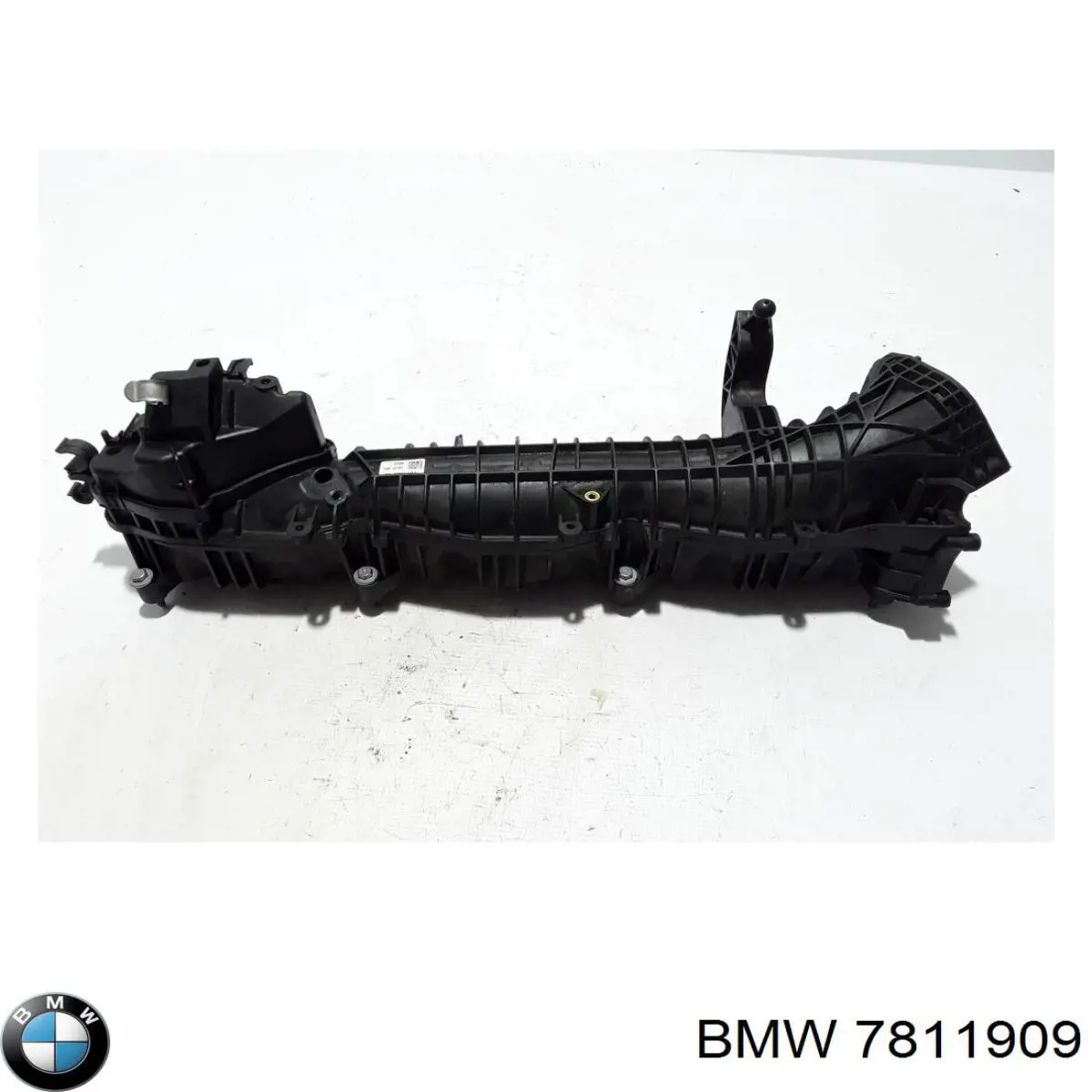 7811909 BMW Колектор впускний