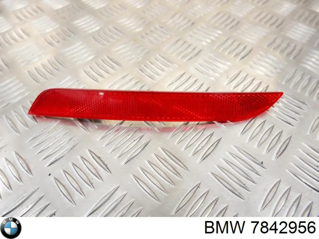 7842956 BMW Правий катафот бампера