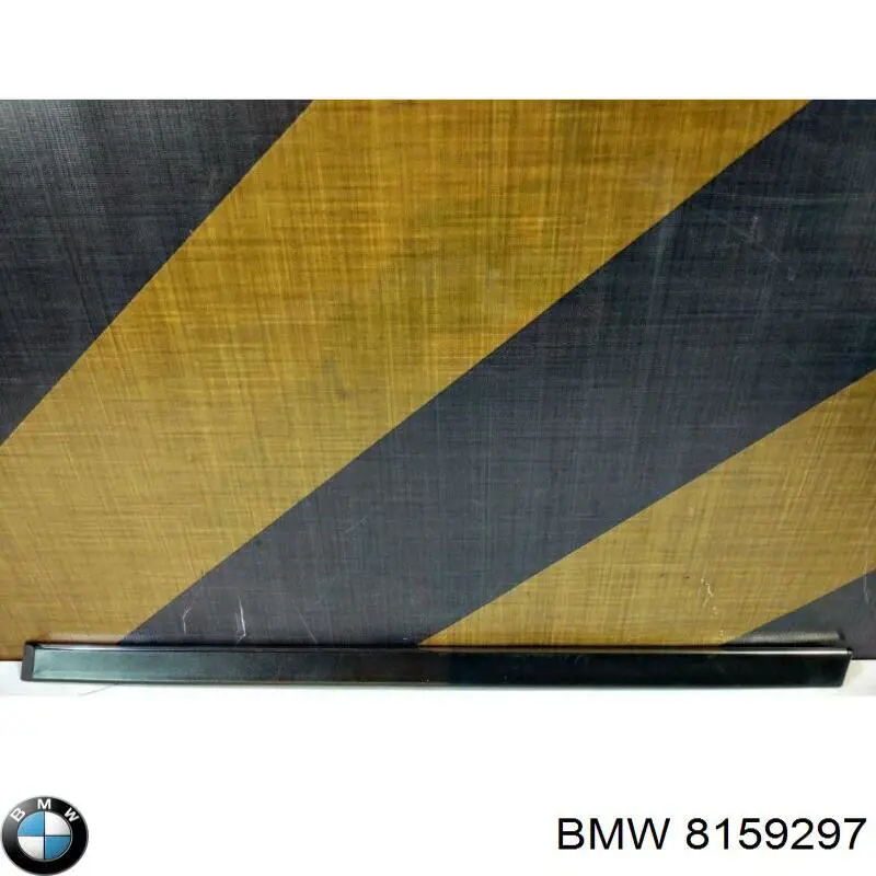 Молдинг задніх лівих дверей 8159297 BMW