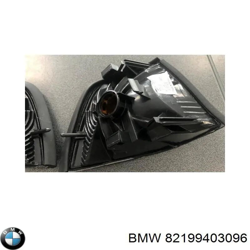 Купити 82199403096 BMW Вказівник повороту правий
