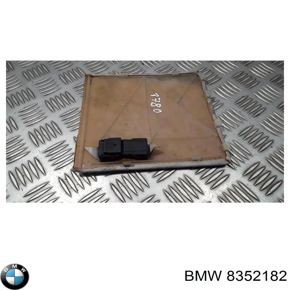 Купити 8352182 BMW 