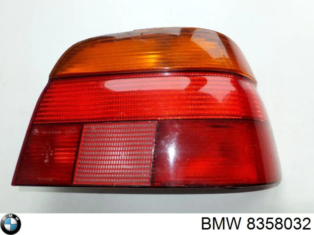 8358032 BMW Ліхтар задній правий