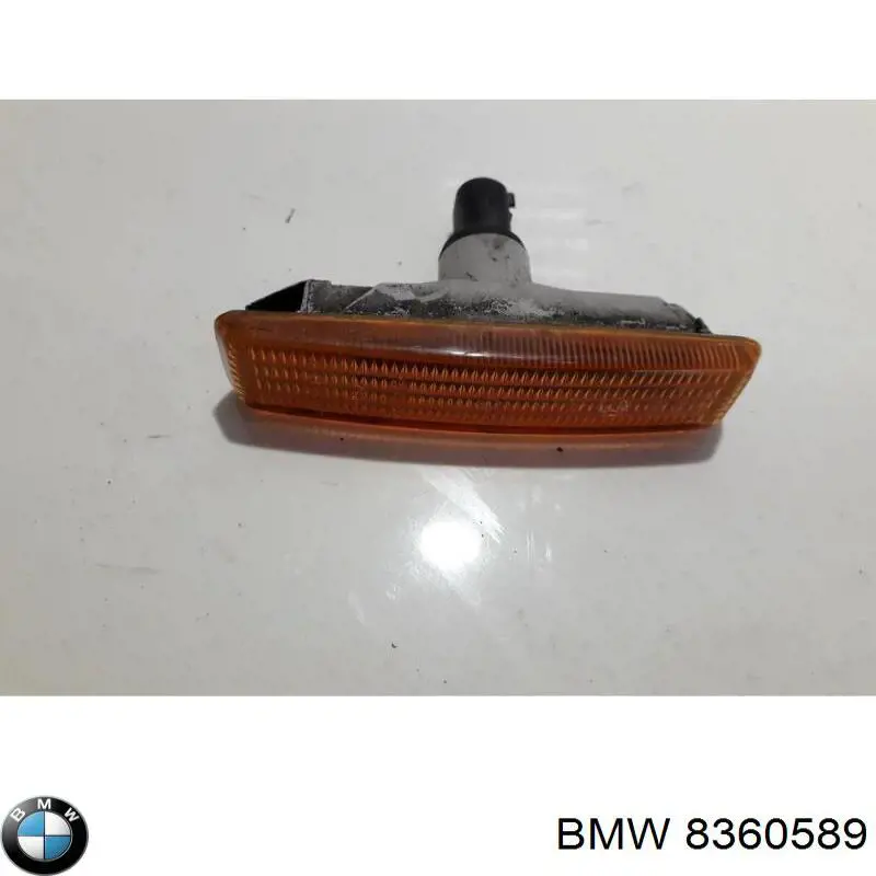 Повторювач повороту на крилі 8360589 BMW