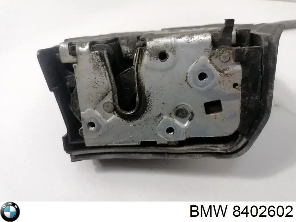 8402602 BMW Замок задньої дверї, правої