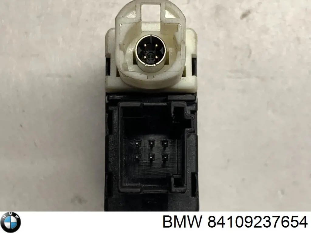 Купити 61319189176 BMW 