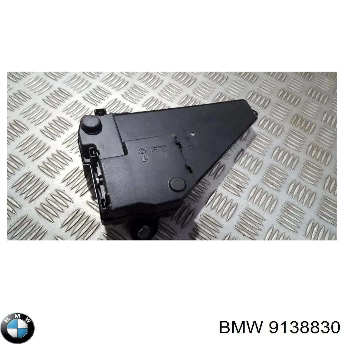 9138830 BMW Блок запобіжників задній, салонний