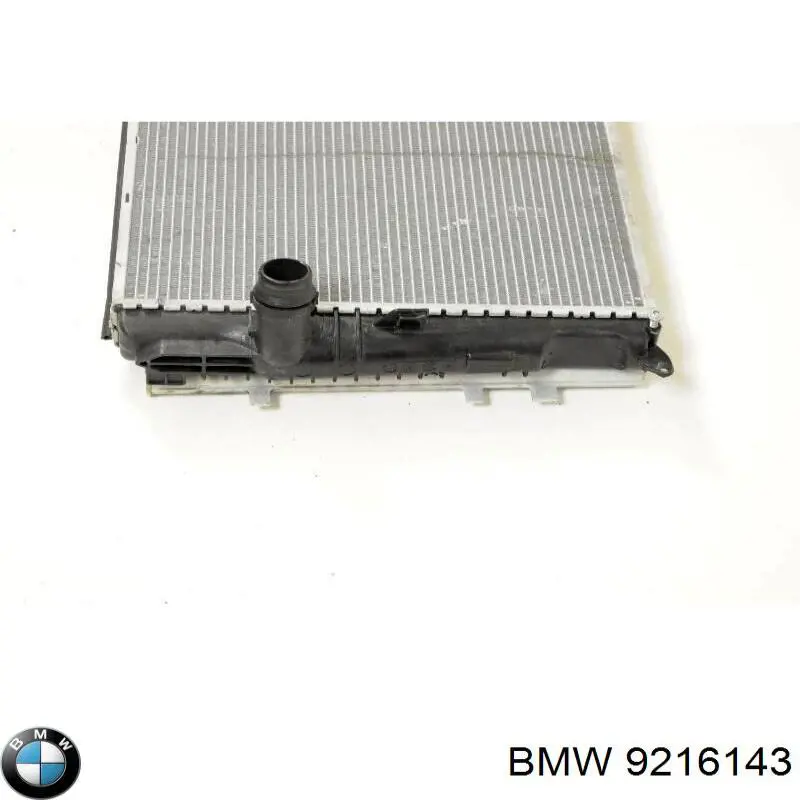 Радіатор кондиціонера 9216143 BMW