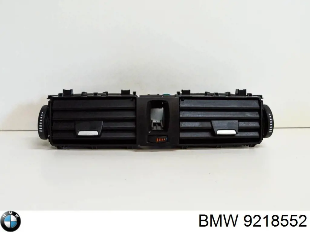 Купити 9218552 BMW Решітка вентиляції салону на "торпедо"