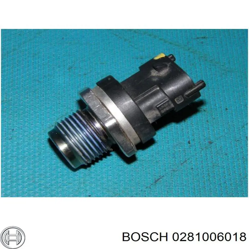 Датчик тиску палива 0281006018 Bosch
