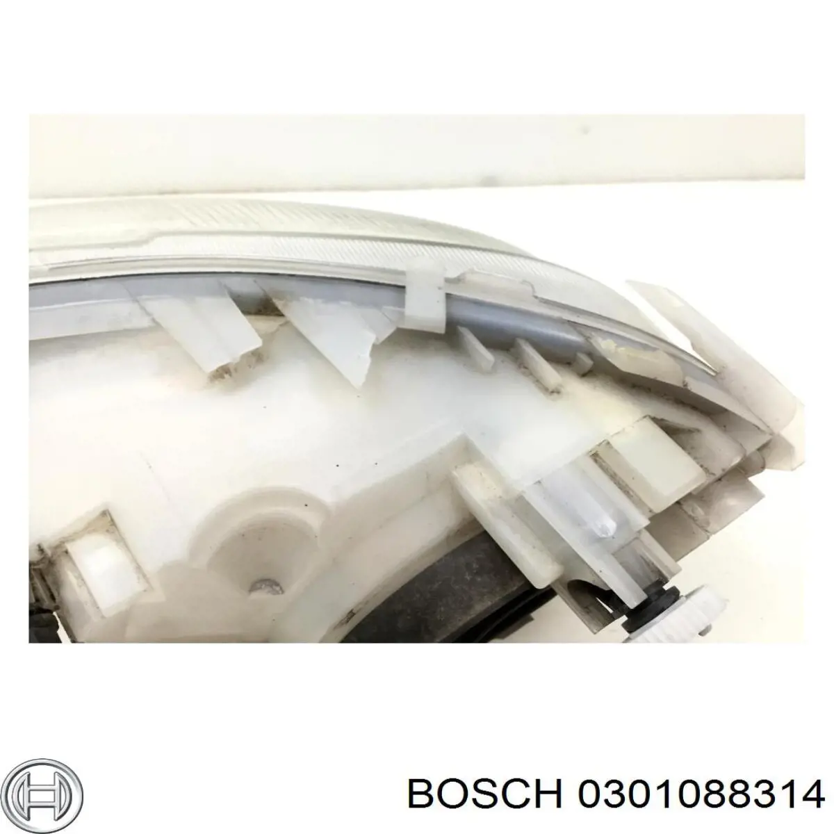 0301088314 Bosch Фара правая