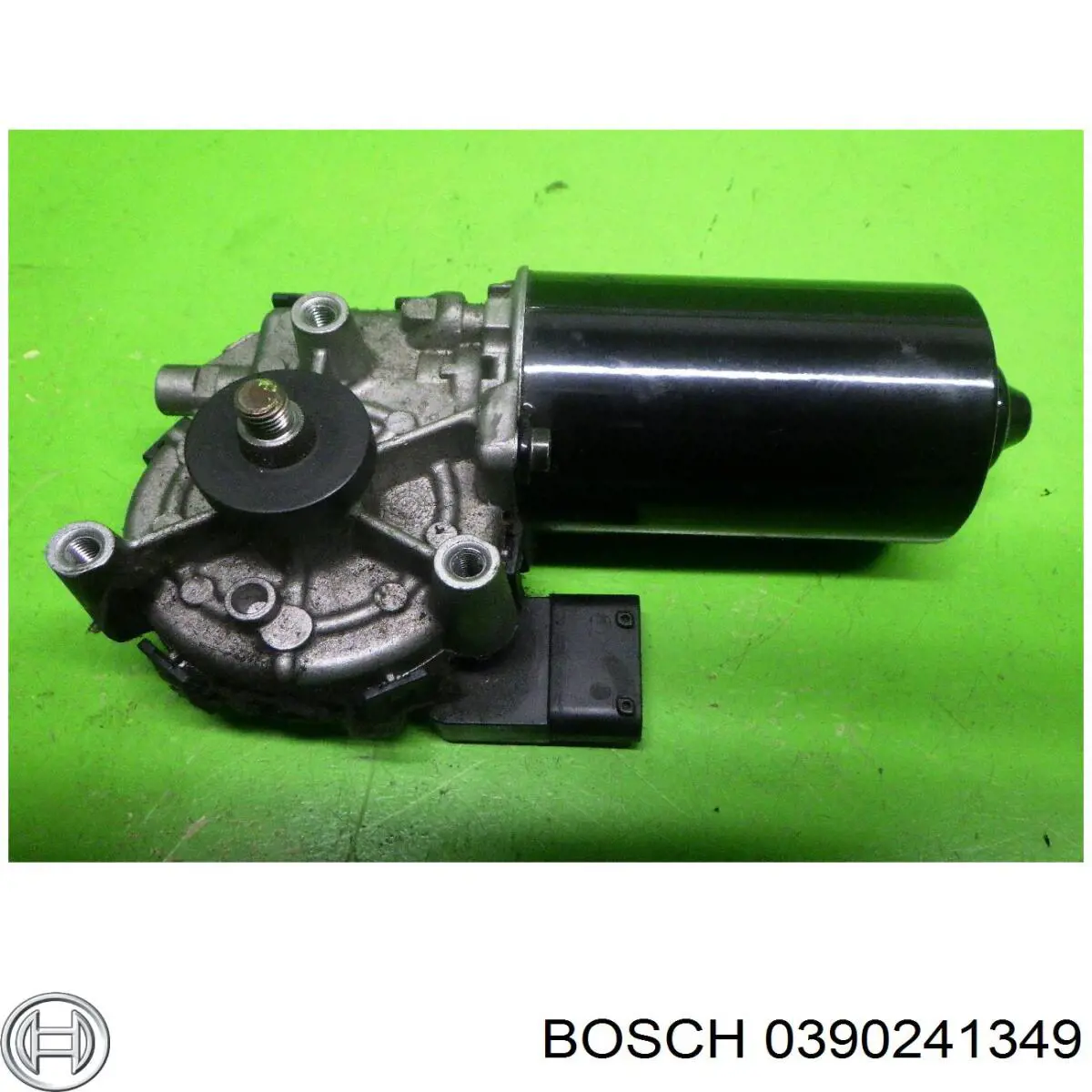 0390241349 Bosch Мотор склоочисника скла (трапеції)