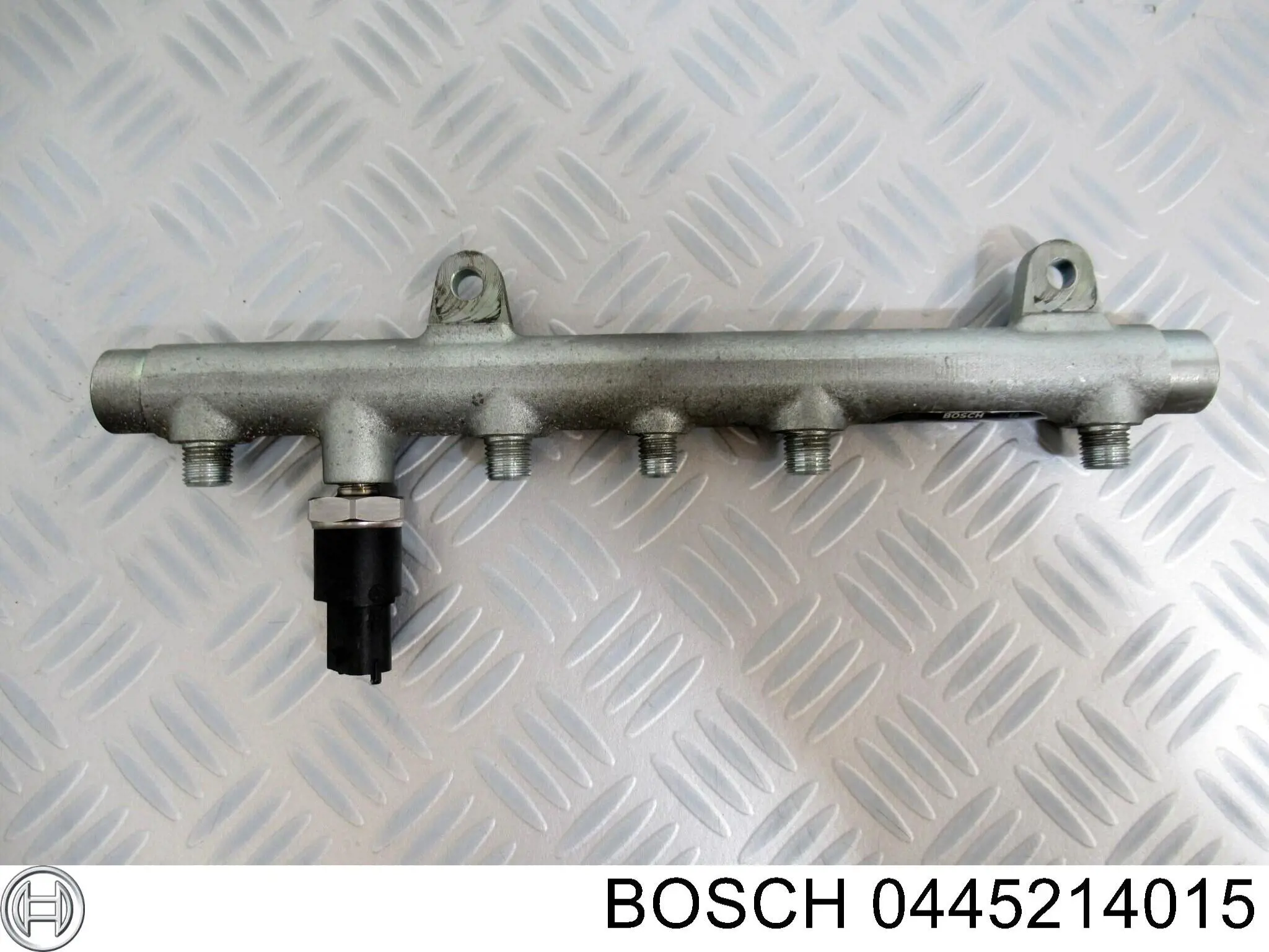 0445214015 Bosch Розподільник палива