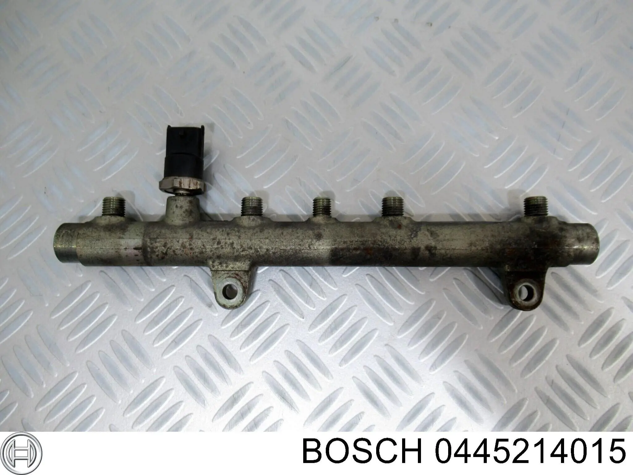 Рампа форсунок системи упорскування палива Bosch 0445214015 ціна, від 7.43 USD