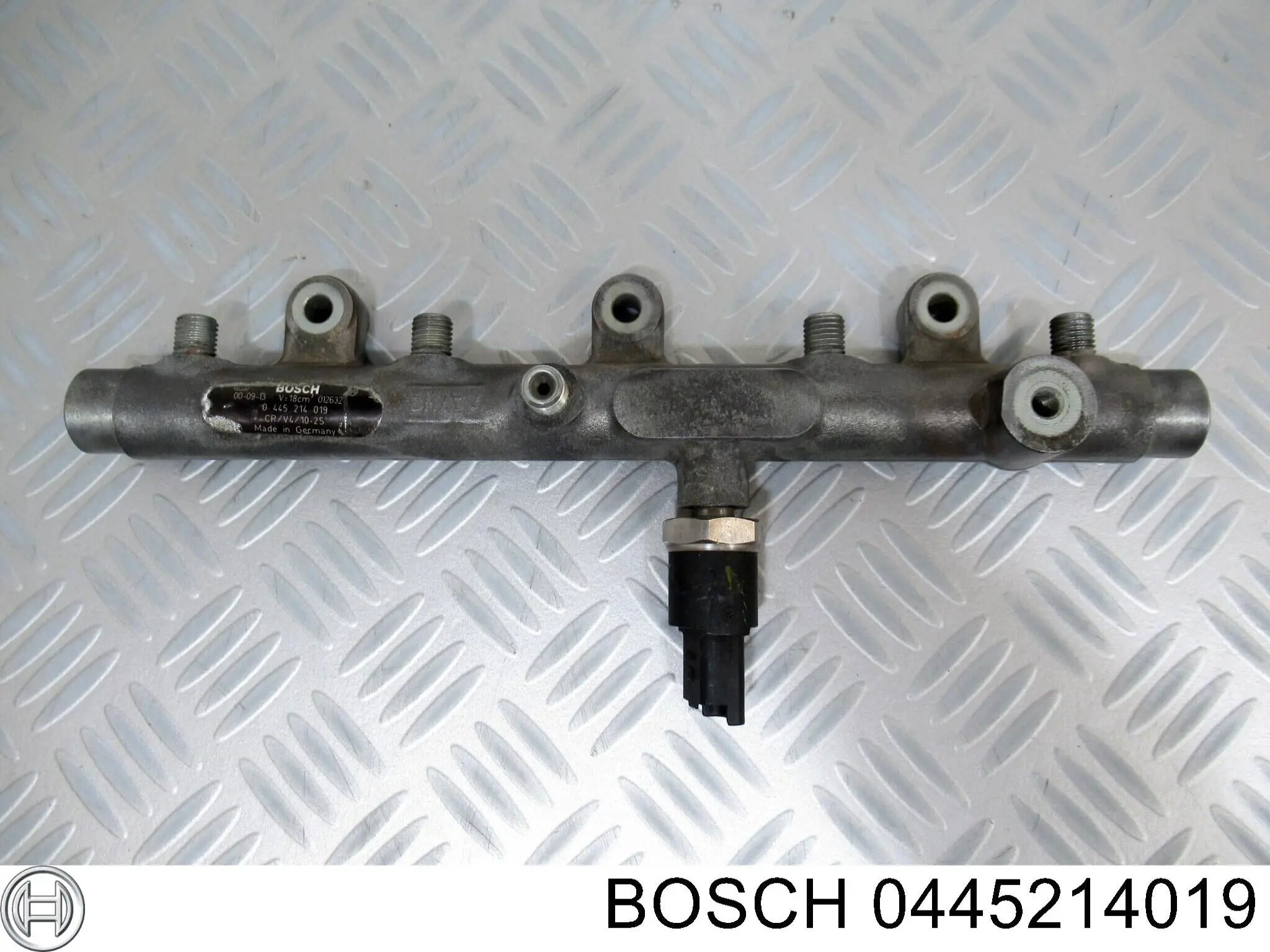 Купити 0445214019 Bosch Розподільник палива