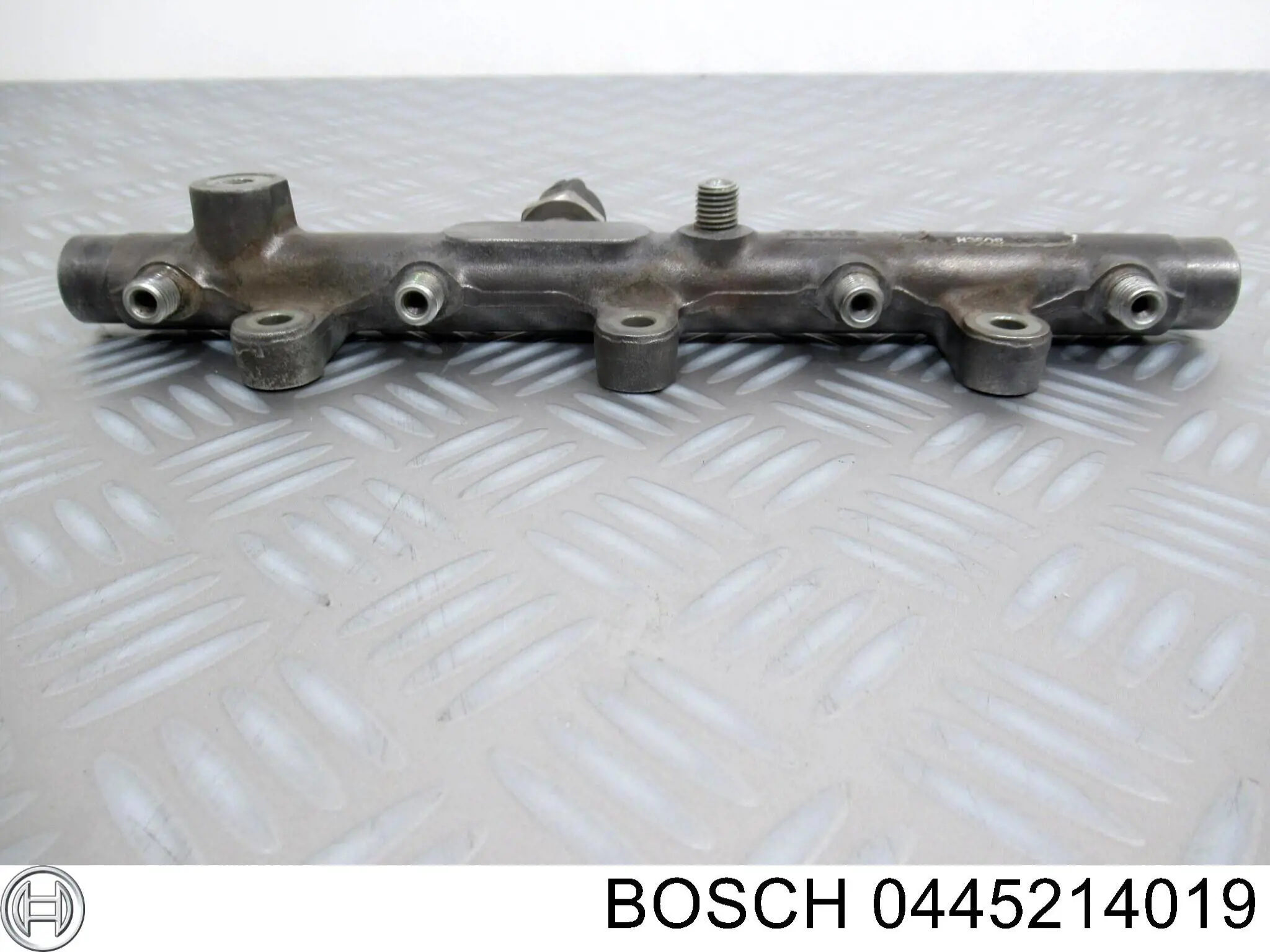 0445214019 Bosch розподільник палива