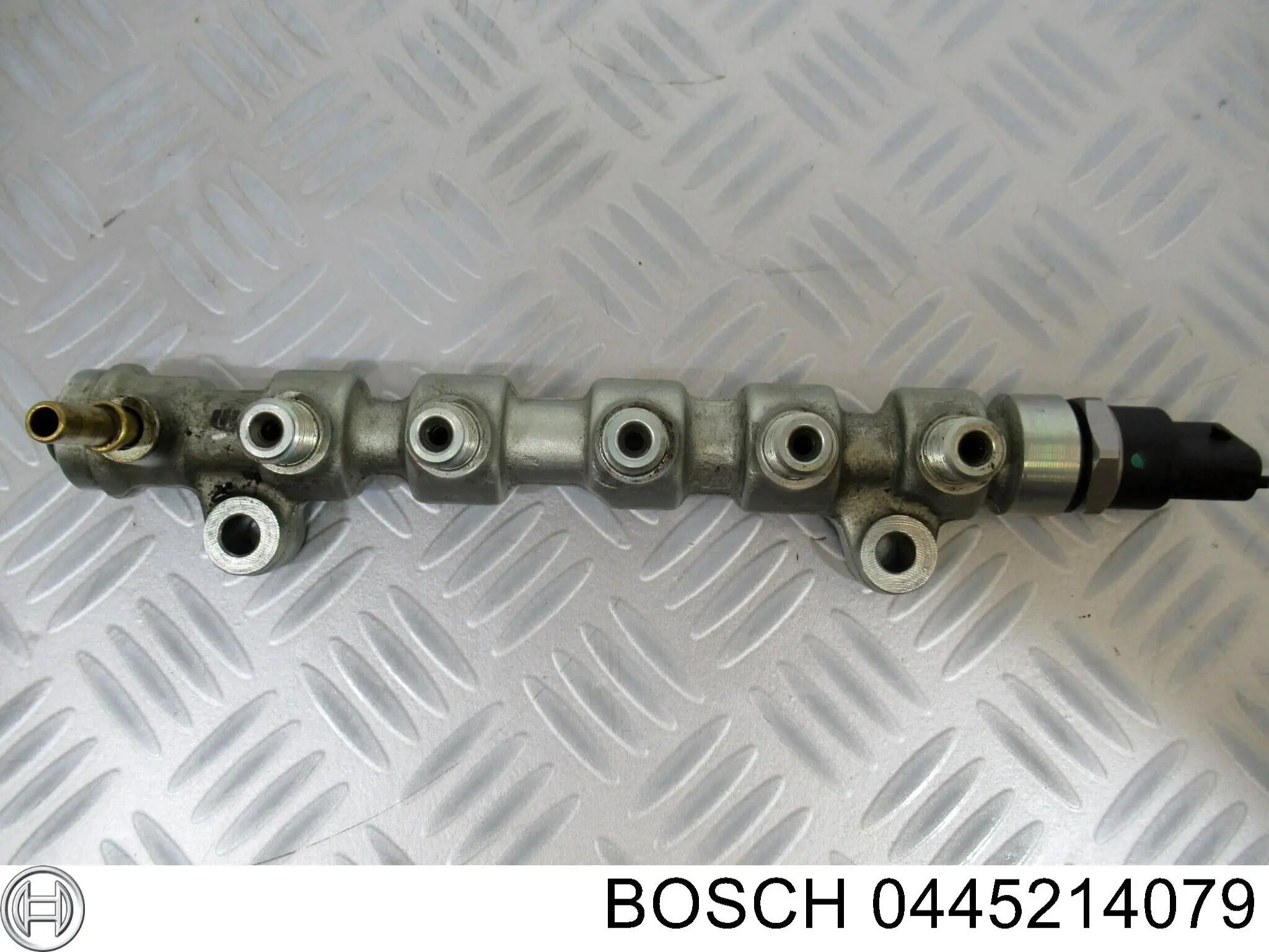 Рампа форсунок системи упорскування палива Bosch 0445214079 ціна, від 8.46 USD