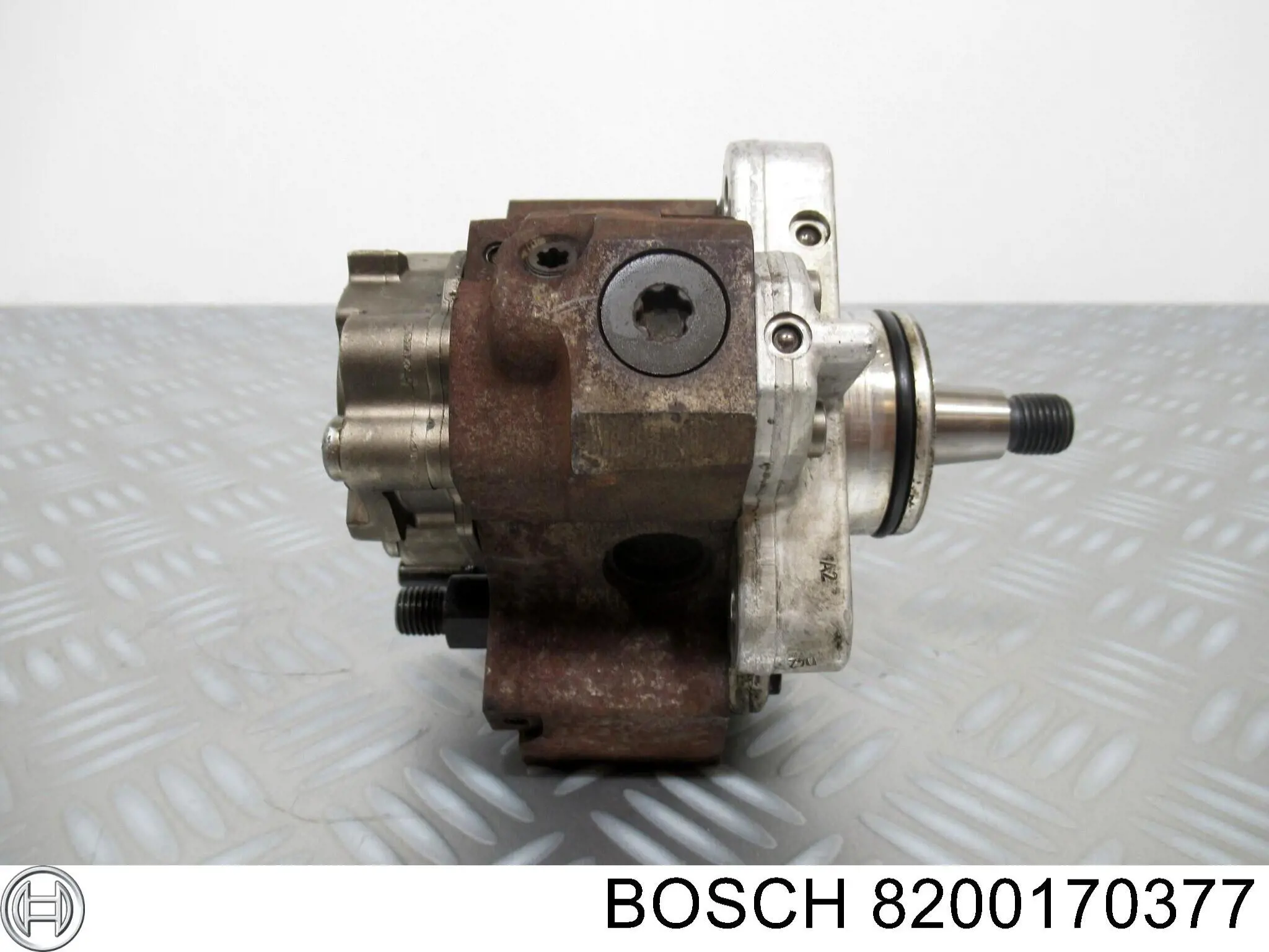 Насос паливний високого тиску Bosch 8200170377 ціна, від 70.16 USD