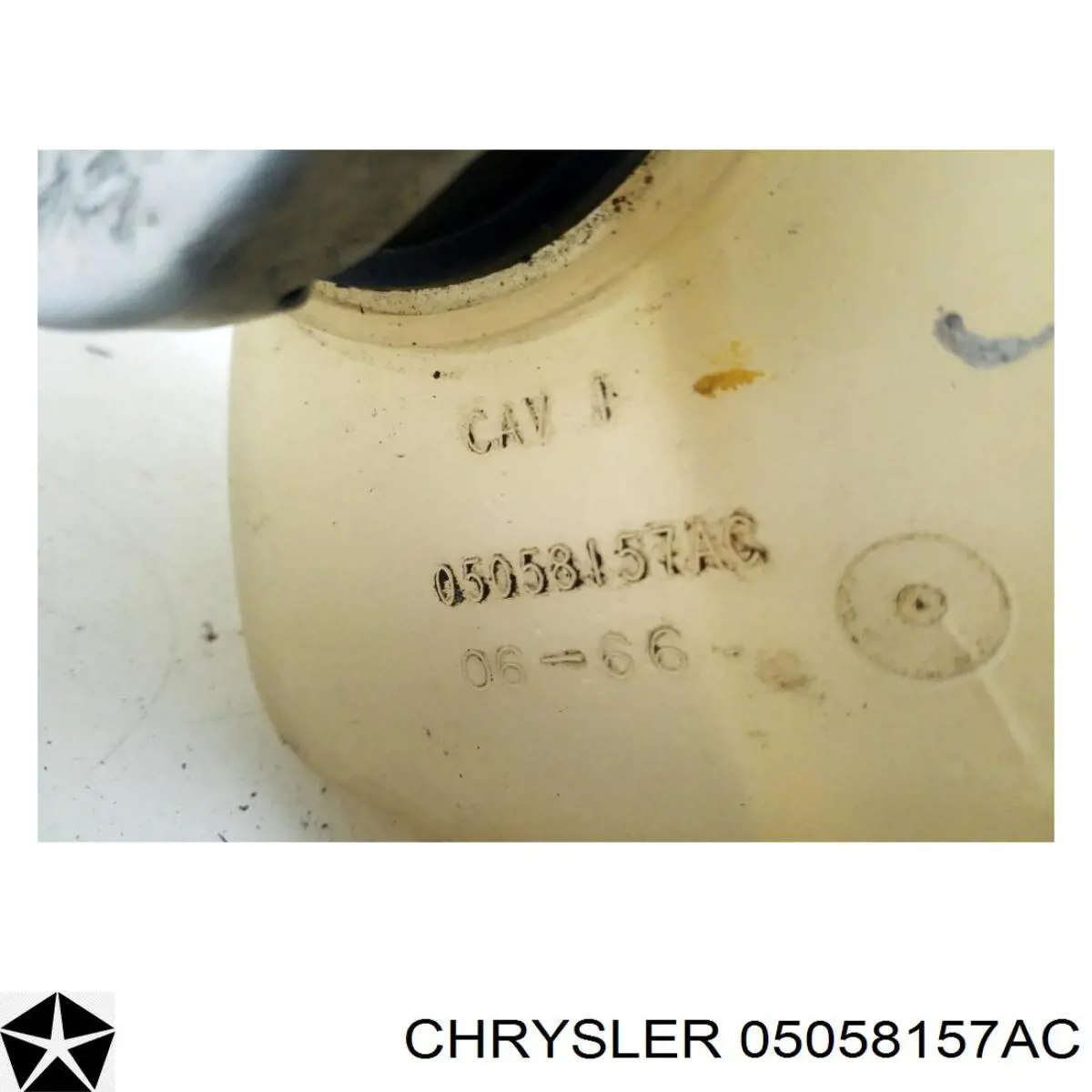 Бачок системи охолодження двигуна розширювальний Chrysler 05058157AD ціна, від 15.47 USD