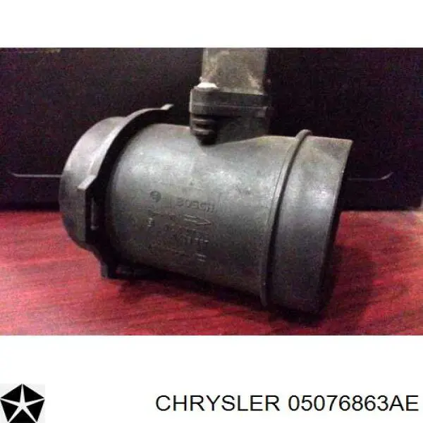 Купити 05076863AE Chrysler Ущільнювач двері передньої лівої (на кузові)